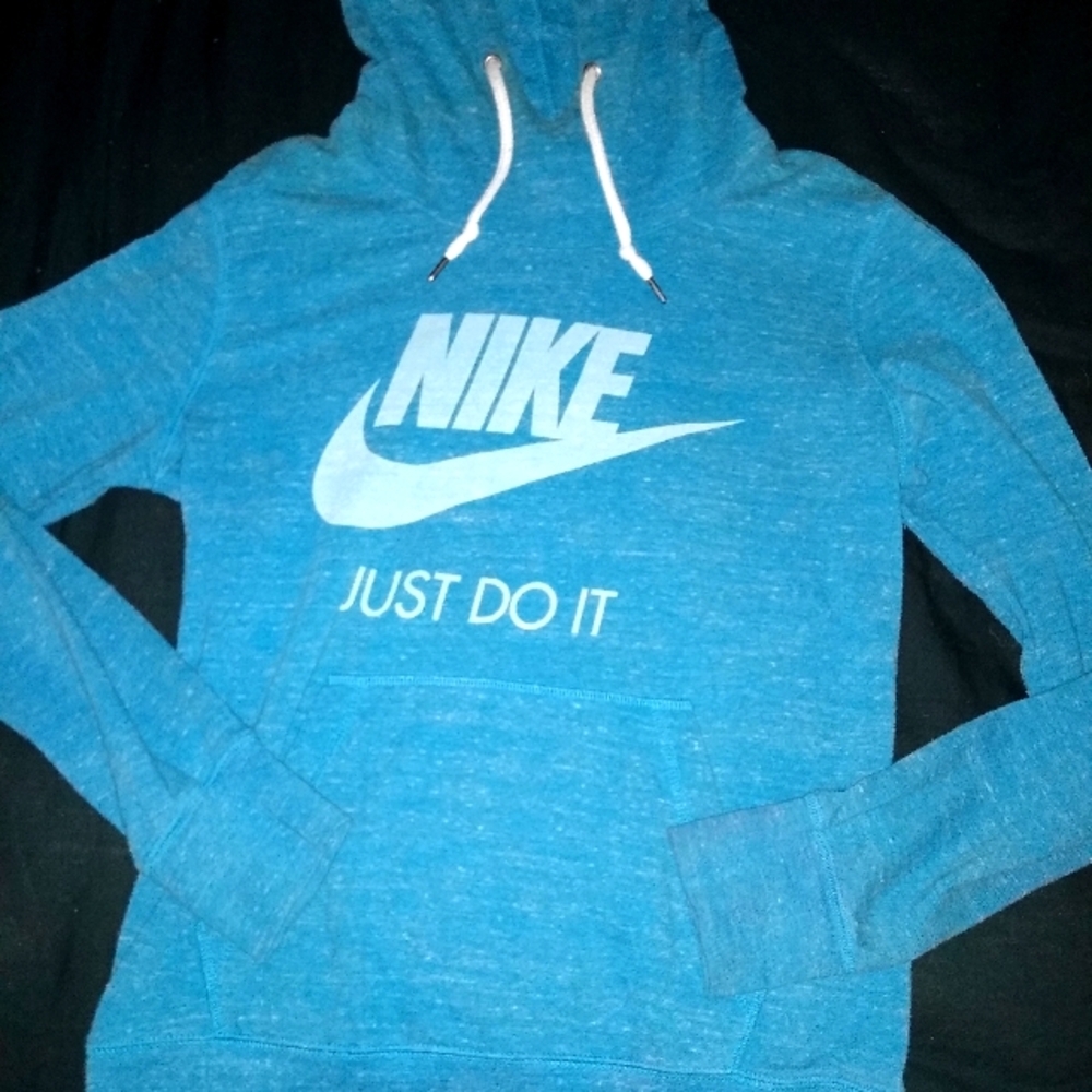 Nike thin sweatshirt light blue size medium
